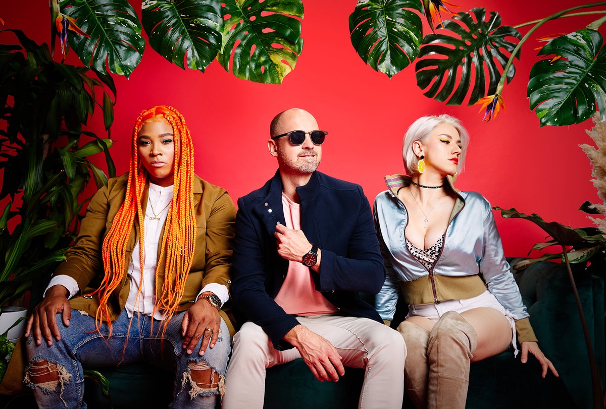 Some 🔥 with the Mad Circuit  trio! Loved working with <a href="/LGTEAMGENIUS/">LG 👑</a> <a href="/J_Ryggs/">Joachim J Ryggs</a> and <a href="/foreversereda/">Sereda</a> 

#albumartwork #annaazarov #LAmusic #LAmusicians