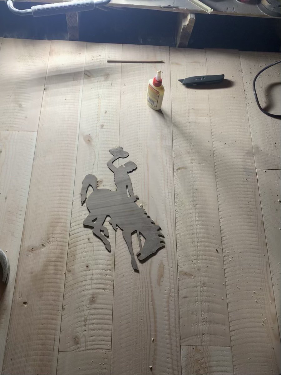 ThomKhall's tweet photo. Last weekend helped my brother in law in WY put an inlay in his new hardwood floor with @shapertools Origin handheld CNC router. What an amazing tool. Quality, genius engineering. https://t.co/6PAWhuoZWM