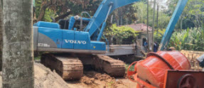 DinasSDAJakarta's tweet photo. Monitoring giat satgas DSDA Jakarta Selatan dg alat berat perbantuan pemasangan turap jl Kemang Selatan12 kec. Cilandak.
@aniesbaswedan
@ArizaPatria
@DKIJakarta
@DinasSDAJakarta
@BPBDJakarta
@BeritaJakarta
#PasukanBiru 
#JAKI
#perlutahu
#OperasiSiagaIbuKota
#jakartaberkolabo2asi https://t.co/FcoER6RiwW