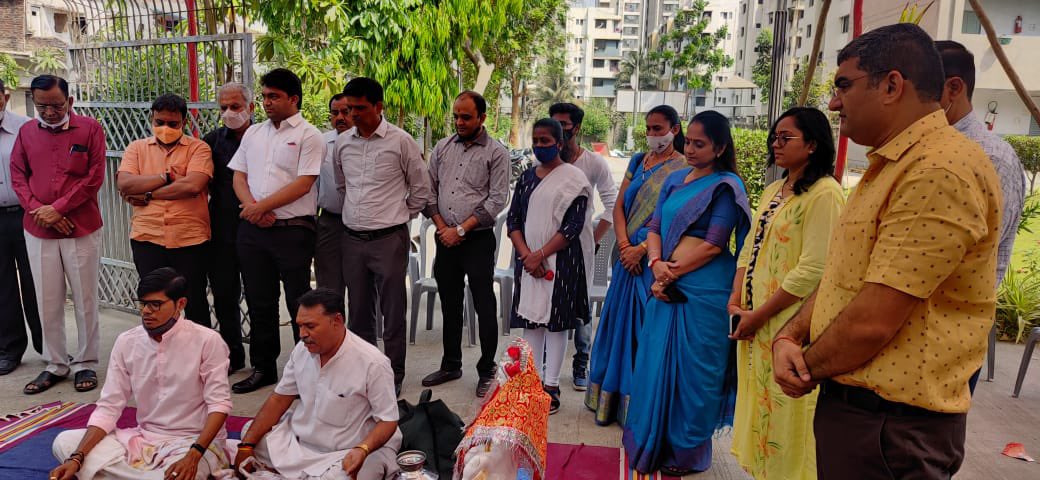 DarshanaJaniBJP's tweet photo. Attended the foundation programme at Ushanas praathmik shala 318 ,a very organised government school at palanpore Surat. The head mr.vijay ji is really working hard
Thanks for the honour Vijay Zanzarukia ji.wishing lot of success.
#darshana
#socialactivist #schoolforkids https://t.co/7mAAsjTZvj
