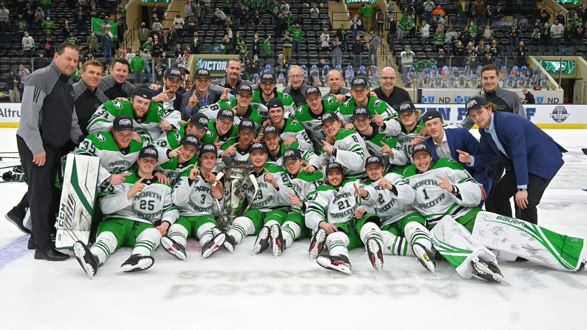 The first #NCHCHockey team to win the #PenroseCup and #FrozenFaceoff in the same season 🏆🤩