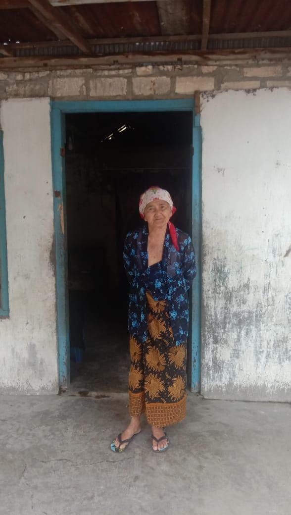 Purnomo_dtt's tweet photo. Nenek aisya 92 tahun merawat dua cucuku yang lumpuh semoga ada rejeki kursi roda buat kedua cucuknya
Aamin https://t.co/HaA4QG3Bn5