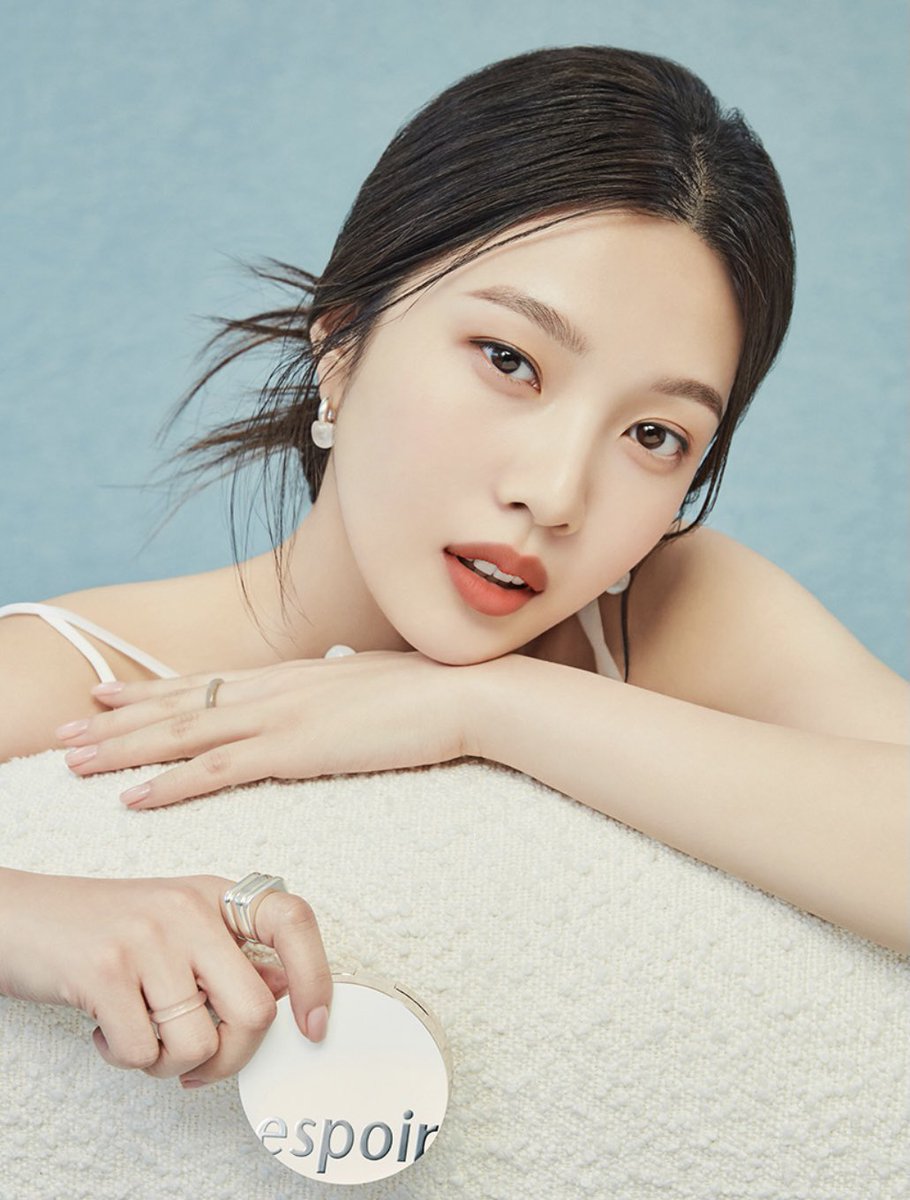 sooyoumng's tweet photo. Airy and soft. Delight and moist. Even lousy touch with a drop of the cushion thump can imitate Goddes divine. It's a loss for not getting this product one! ㅤㅤ   ㅤㅤㅤ   ㅤㅤㅤ   ㅤㅤㅤ   ㅤㅤㅤ   ㅤㅤㅤ https://t.co/BOFMOzOhMl