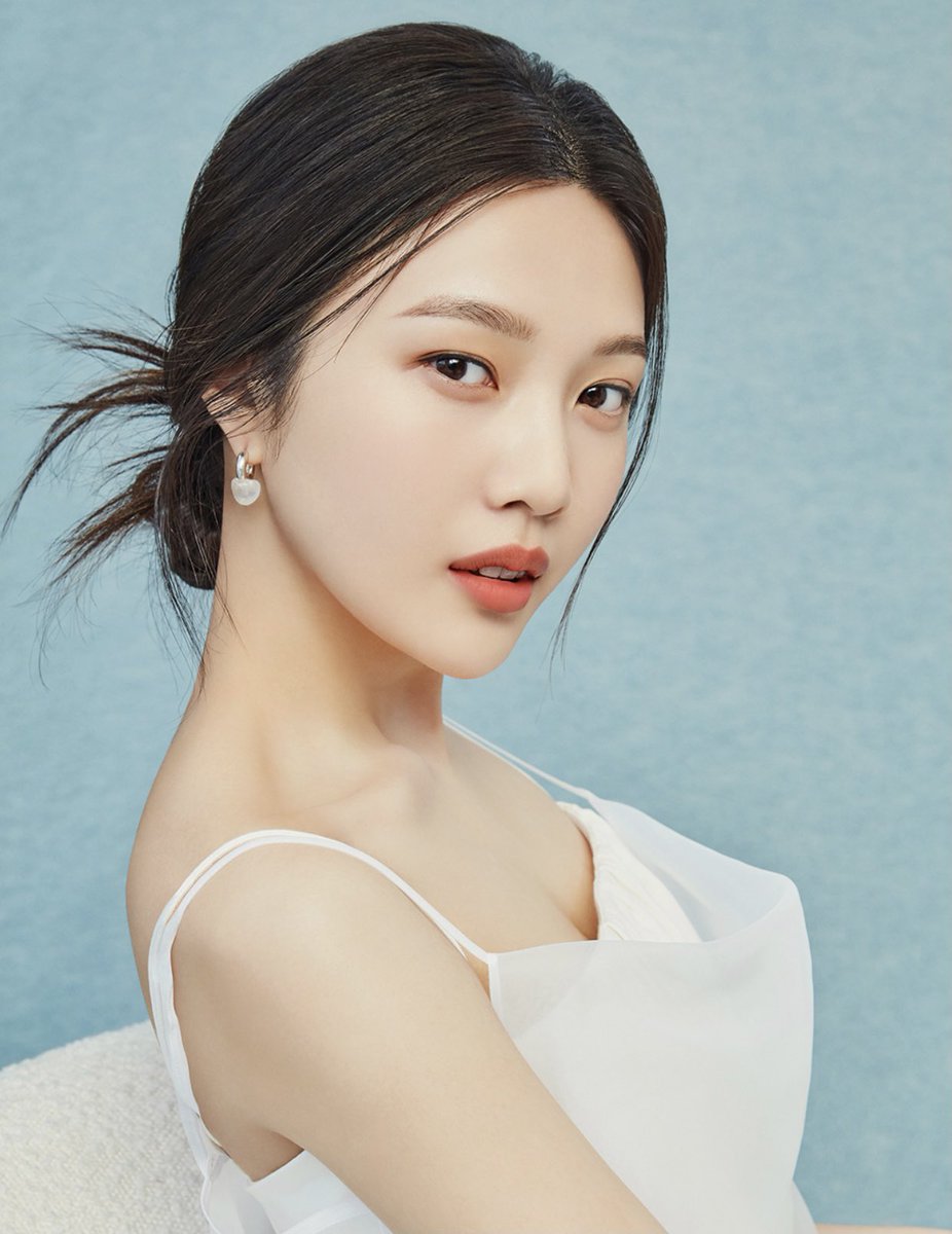 sooyoumng's tweet photo. Airy and soft. Delight and moist. Even lousy touch with a drop of the cushion thump can imitate Goddes divine. It's a loss for not getting this product one! ㅤㅤ   ㅤㅤㅤ   ㅤㅤㅤ   ㅤㅤㅤ   ㅤㅤㅤ   ㅤㅤㅤ https://t.co/BOFMOzOhMl