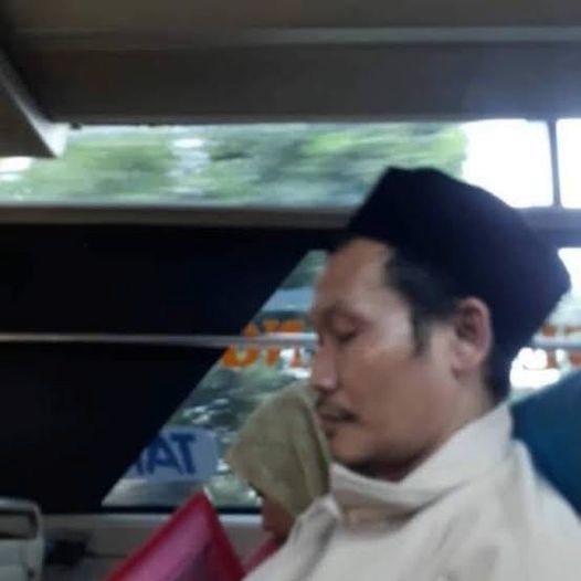 sanad__media's tweet photo. "Tidak menjadi apapun juga tidak masalah. Tidak dikenal orang juga tidak masalah. Tidak diakui keberadaannya juga tidak masalah. Tidak dihormati juga tidak masalah. Justru bisa bersembunyi dari perhatian banyak orang malah lebih leluasa dan santai."

Gus Baha'
#sanad #sanadmedia https://t.co/Oq5dm5M5hw