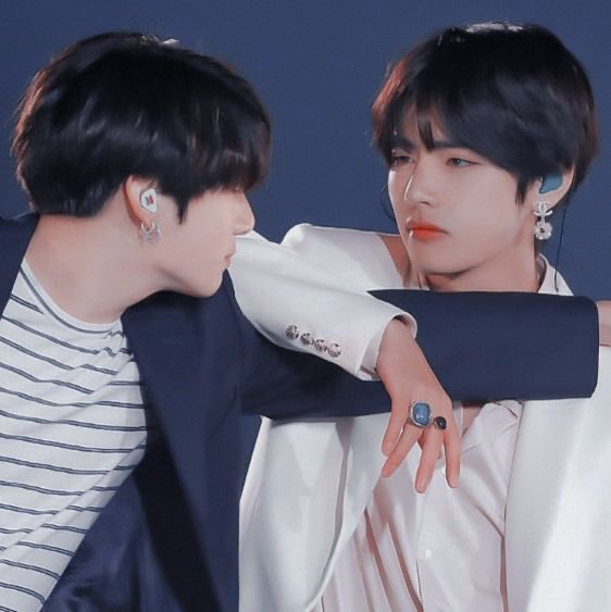 Бтс ви и чонгук. Чонгук бтс. Тэ bts. Чонгук тэ и чимин. Бтс taekook.