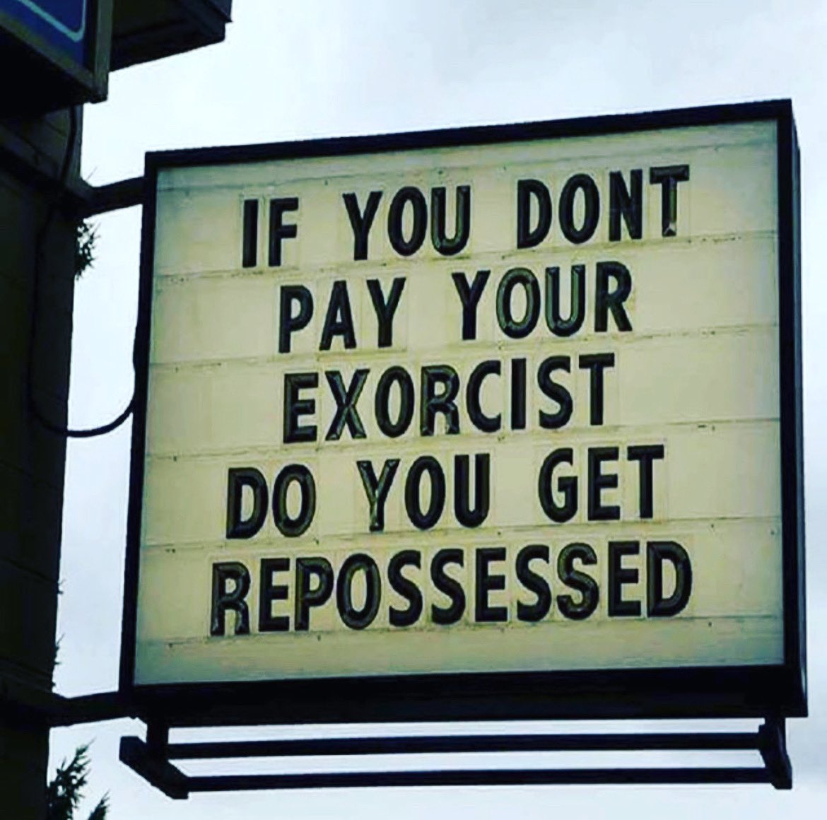 BADUM TISS. 👻 New episode on #possession and #exorcism out now! Listen on <a href="/Spotify/">Spotify</a>, <a href="/anchor/">Jackie Westrick</a>, <a href="/Stitcher/">SiriusXM Podcasts</a>, or any podcatcher app your little black heart desires. 🖤
#shivvers #horror #horrormovies #horrorcommunity #horrorjunkie #justspookythings #podcast #podcastersoftwitter