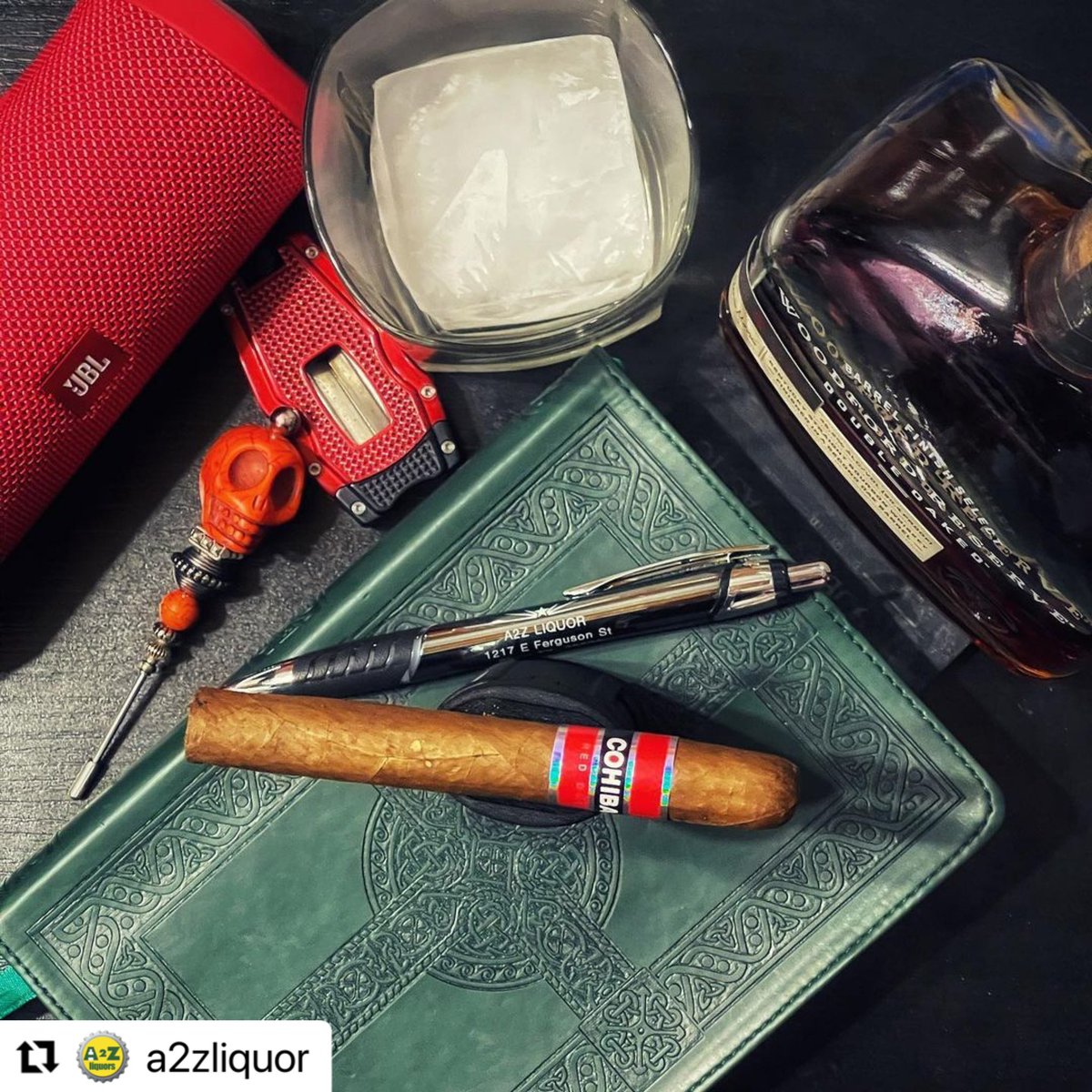 TheAngryDuck_'s tweet photo. Thx for sharing @a2zliquor! Great shot of our orange #DiadelosMuertos #StogieStick🔥🔥🔥 Get yours in our online shop before theyre gone! Link in bio. #theangryduck #🤬🦆 #cigar #cigaraccessories #cigarlife #cigars #cigarsociety #cigarpoker #cigarnubber #cigarnubtool #sugarskull https://t.co/zEZal5vdbH
