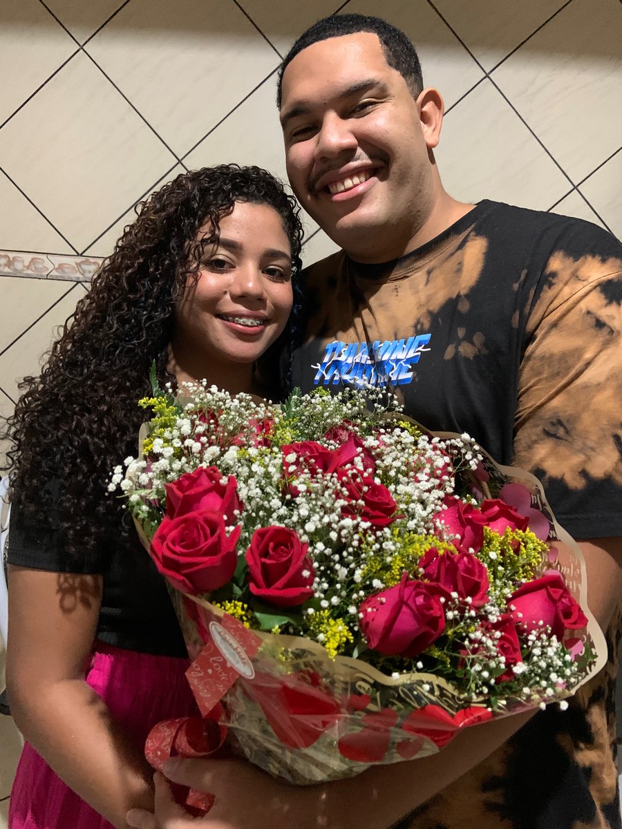 leoqueirozx's tweet photo. Sim mano eu estou noivo do amor da minha vida , realizei o nosso sonho de sermos noivo e viver mais um por outro !!! Te amo ❤️💍 https://t.co/MSwX9iEKNn