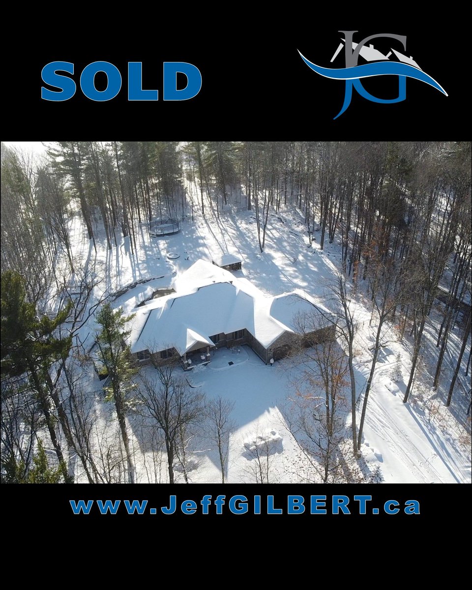This magnificent luxury property in #Apto recently sold. Large private acreage just north of Barrie. The buyers will love the backyard. Congratulations to my clients on a successful sale and for taking advantage of a surging market for home sellers in central Ontario here in 2021