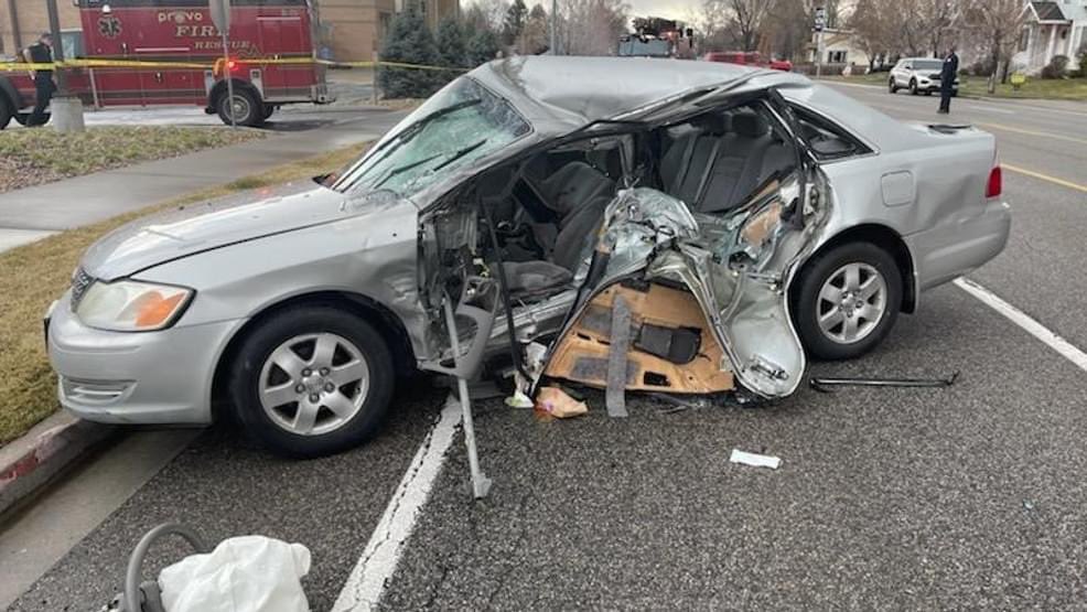 SLCScanner's tweet photo. #FatalAccident #Provo 433 N 900 E. Crews on scene of a fatal accident that occurred at approx 4pm. Will update with additional info shortly. Pic 1 @pulsepoint pic 2-3 #ProvoPolice https://t.co/9m4EFRIZSZ