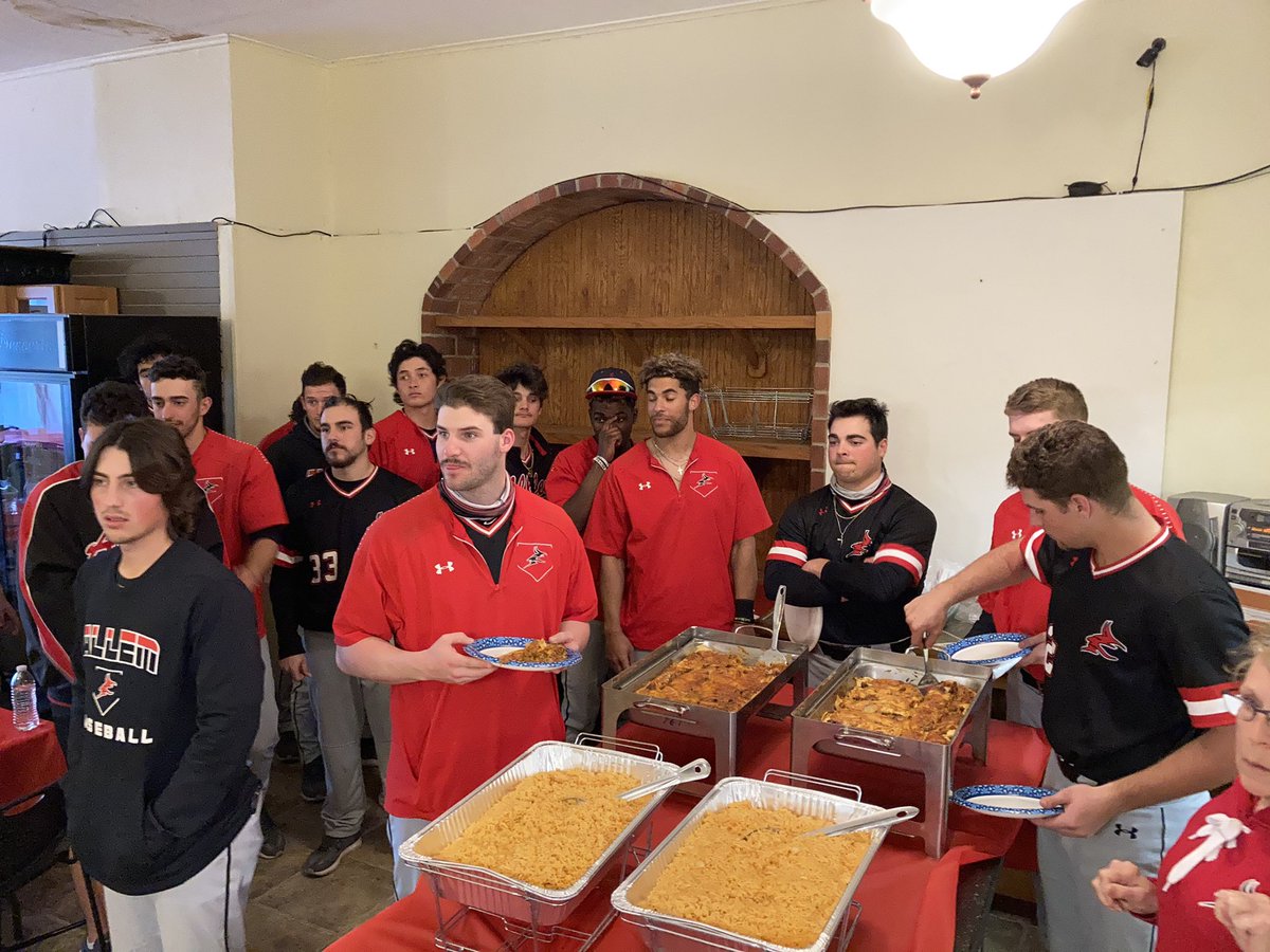 red_bsb's tweet photo. Enchiladas Please !!
#Family
#AllenRedDevils https://t.co/Tw5FkRoHVu