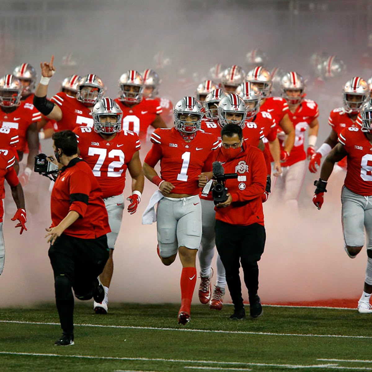 LukeHasz5's tweet photo. Beyond blessed and excited to say I have received an offer from Ohio State University!! #GoBuckeyes ❤️🤍@OSUCoachKDub @BrandonDrumm247 @samspiegs @Josh_Scoop @gabrieldbrooks https://t.co/7IuD5nezR9