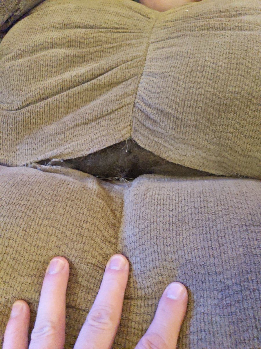w84no1's tweet photo. @AshleyHomeStore I have a recliner that has been in my home for less than a year and the stitching has come loose. https://t.co/WJq22dlgac