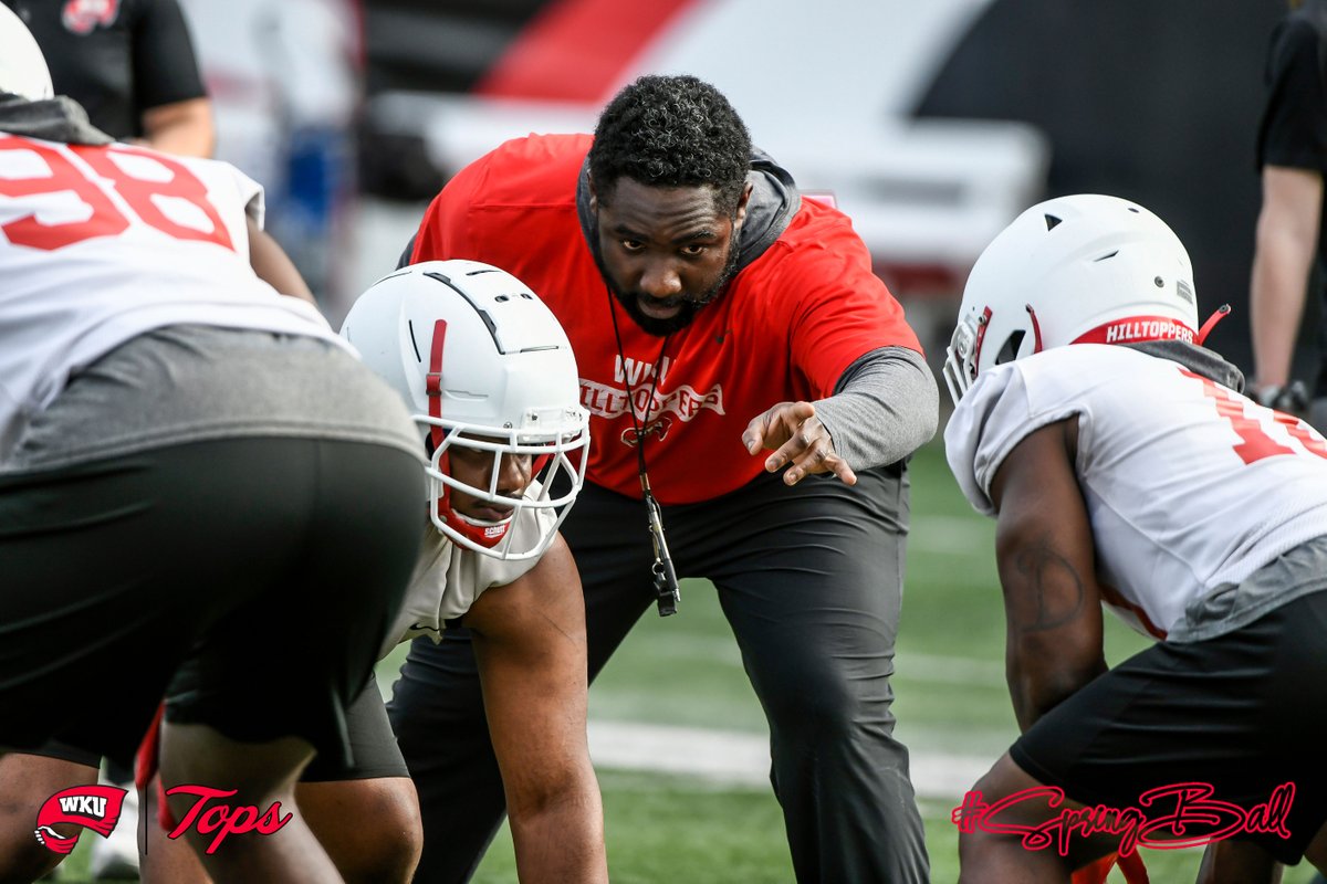 WKUFootball's tweet photo. Who’s got it better than us?? 🤩

Day 1 ✅

#GoTops | #SpringBall https://t.co/Yq6AplJ7Ph