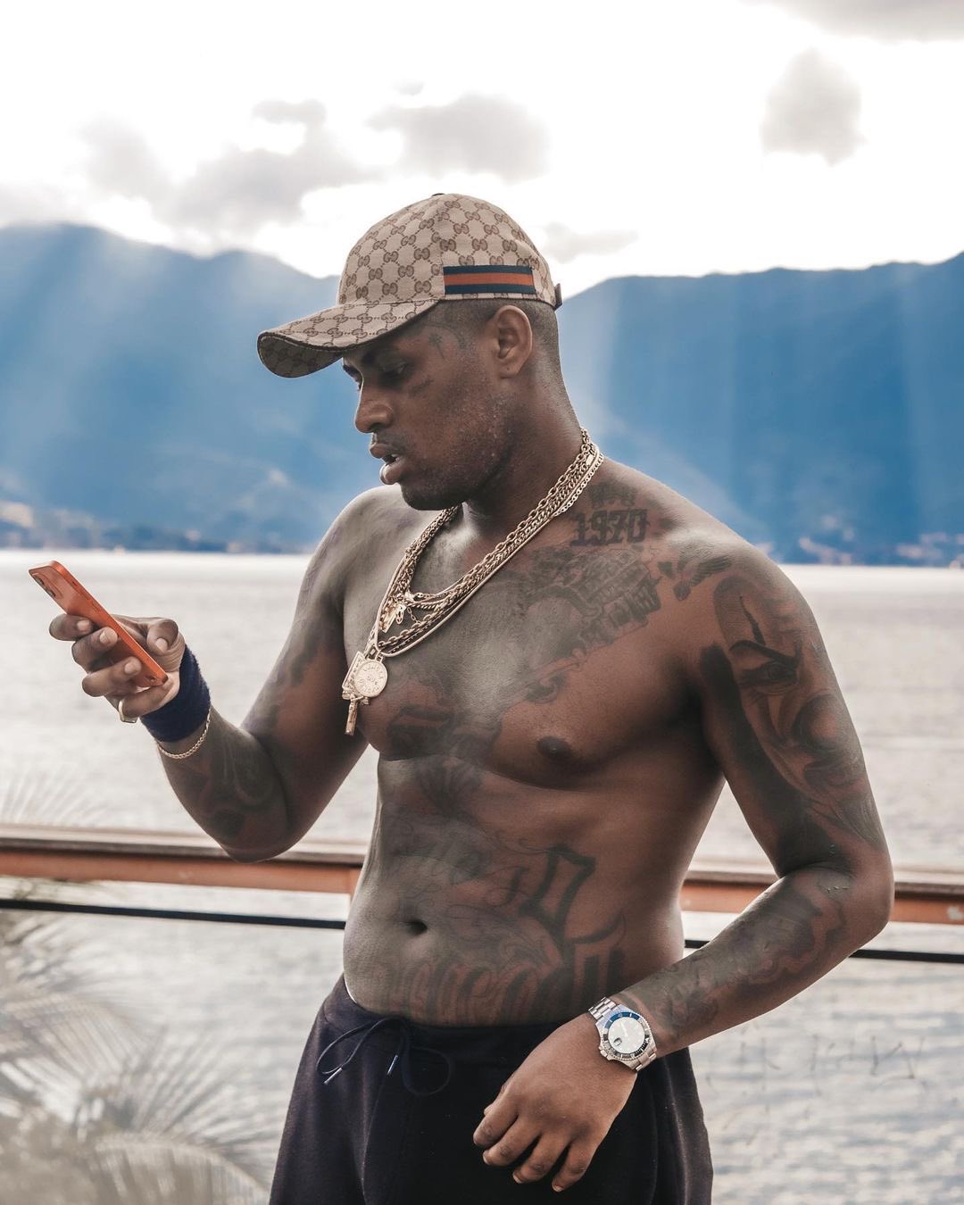 MC IG on X: A legenda é com vocês 💉 t.coDpBj2tKwQF  X