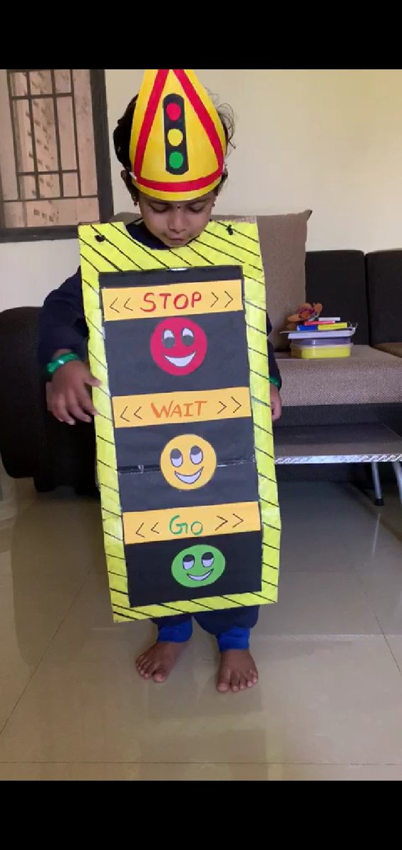 SaranRa23712240's tweet photo. @amazonIN Hi.. Here I used the Amazon box as fancy dress which I prepared traffic light covered dress for my kid.. Happy to share it #PledgeToReuse  @karthikarafique @KarthikaRafique @Disissaran92  @RamyaRajinikan1 https://t.co/lhFUnMPBEp
