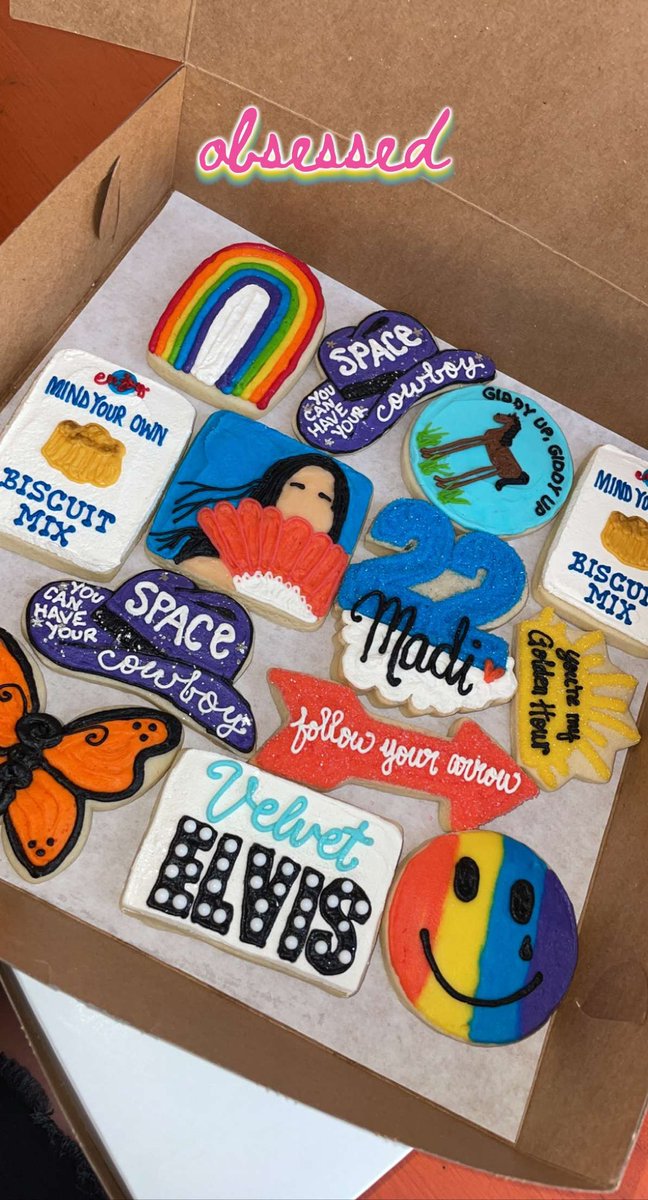 i’m obsessed <a href="/KaceyMusgraves/">K A C E Y</a>