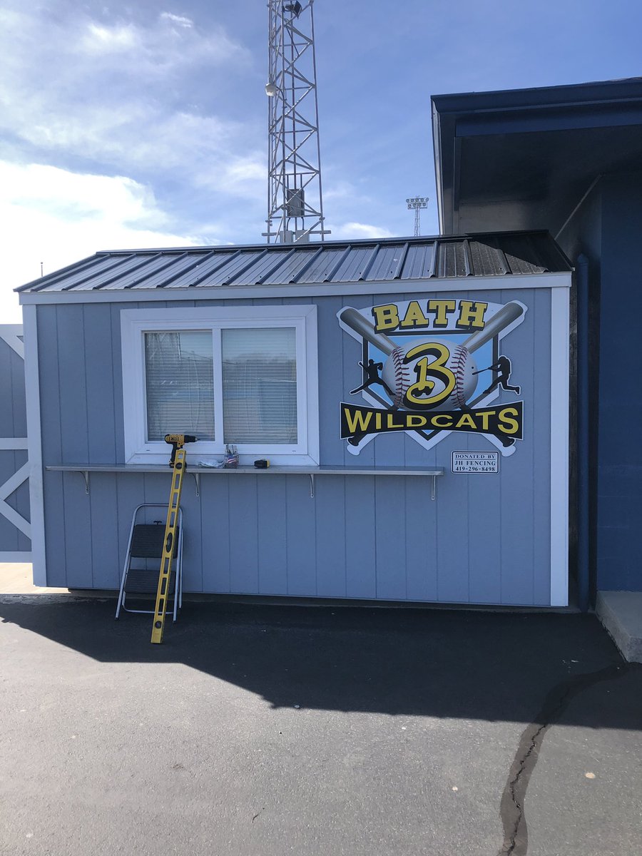 Jomez26's tweet photo. One small project at a time! Awesome sign for our new concession stand organized by Coach Ray Price with money raised from JH Fencing. Btw, if you’re coming to the @BathWildcatBASE field, check out the awesome food that our awesome parents have organized. #Build1t https://t.co/s8UVgKlWRv