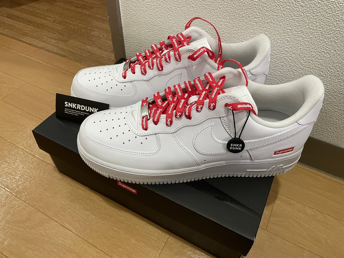 Kazukicks2021's tweet photo. 届きました！
スニダン初購入です。

ずっと欲し���ったAF1
汚れひとつもありません。
ありがとうございます！

#SNKRDUNK https://t.co/5aQZpy1Fz2