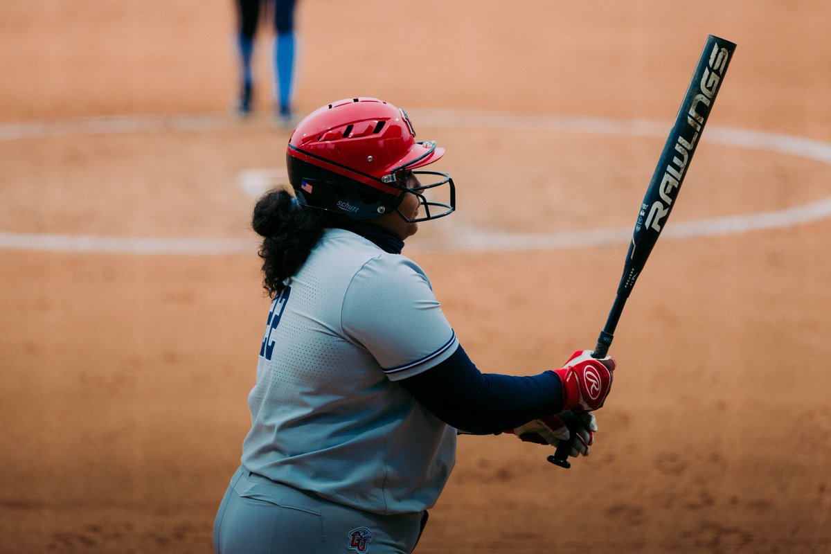 !!!!!!!!!!!!!!!!!!!!! 
DENAY 
!!!!!!!!!!!!!!!!!!!!! 
HOME RUN

Liberty 2, Arkansas 0 in the T10