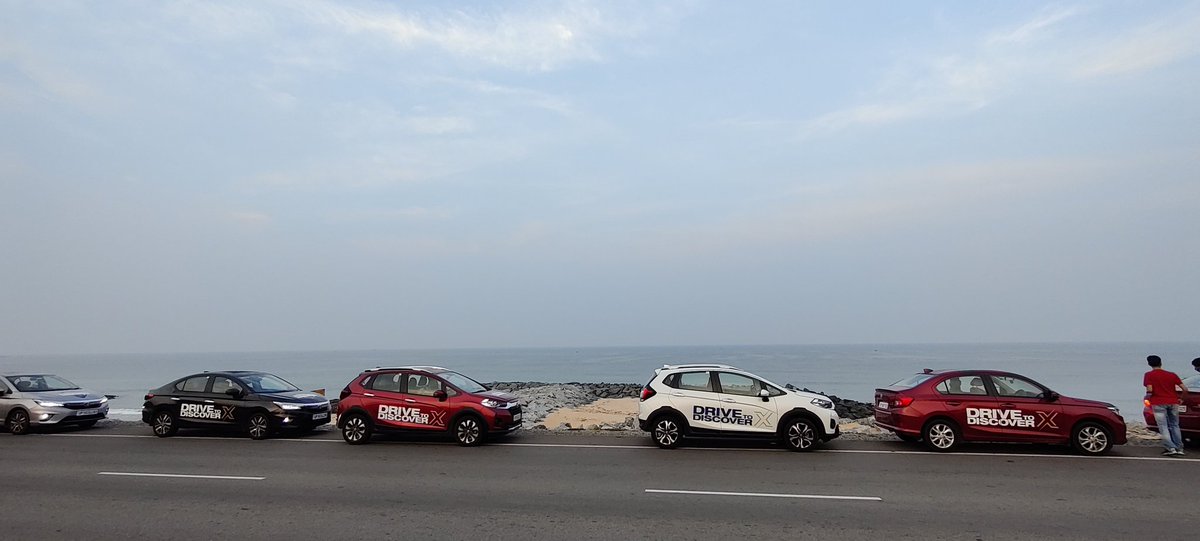 HTAutotweets's tweet photo. The #DriveToDiscover10 takes off from Kundapur in Karnataka with @HondaCarIndia lineup lining up along the coast.
Next stop: Goa! https://t.co/nUPMpFOJ5q