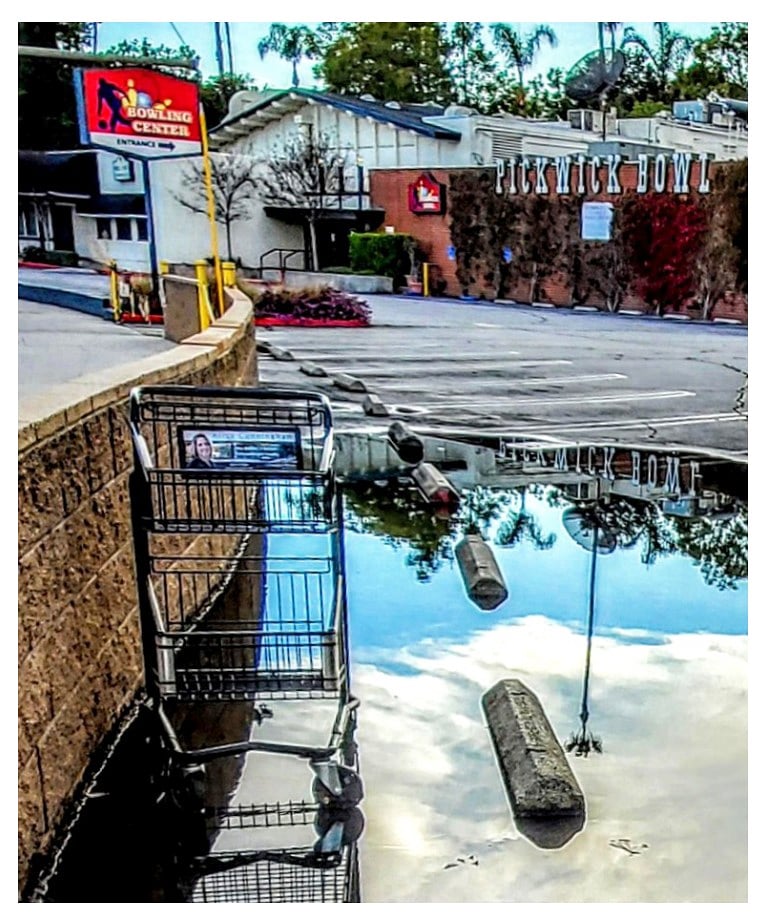 RealJoAnnBush's tweet photo. #OneYearLater, #BurbankCA ๐ฌ Peeps are #Waiting for the #COVID19 ๐ท #Storm โ๏ธ to pass and Hoping our #Empty #ParkingLots will be bustling Again soon! ๐
Pic: #JamminJo / #JoAnnBush 2021 ๐ธ
#LosAngeles #Burbank #CA #Pickwick ๐ณ๐โธ๏ธ #PickwickBowling #PickwickIce #SoCal #Cali https://t.co/izgTHF4vTI
