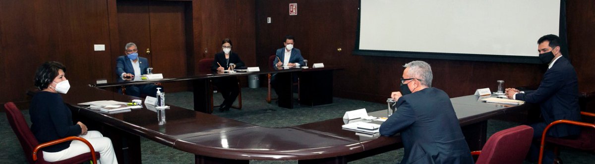 SnteNacional's tweet photo. #TodosSomosUno 🙋‍♀️🙋🙋‍♂️

🔴 Inician #SNTE 📚 y @SEP_mx ✔️ negociación formal del #PND2021 📜  Hay voluntad para lograr, ante el escenario nacional actual, buen acuerdo laboral✅ salarial✅ y prestacional✅ para agremiados 👉Mtro Alfonso Cepeda Salas

Nota 👉 https://t.co/NV5YchxdRo https://t.co/d0OyDwKZ6U