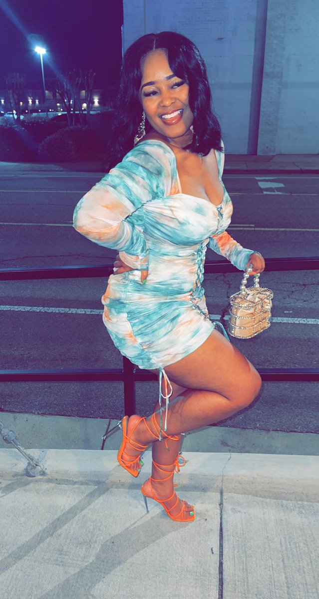 akiemia1908's tweet photo. When I leave him alone he gone be looking for me in his next chick🧡💚
#Blessed🤩
#KemiTakesTwoEight🙌🏽
#ThreeOneSix🎂🎊🥳
#PrettyGirlHoliday💕💚 https://t.co/bv1PyIITTe