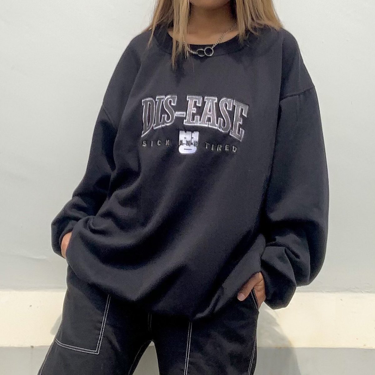 imposeddd's tweet photo. ✨ Dis-Ease Sweatshirt giveaway ✨

rules:
• rt this tweet
• follow me
• reply with your country AND desired size + color
• ends: march 19th!!

#BTSGiveaway @BTS_twt https://t.co/C73AIfQN35