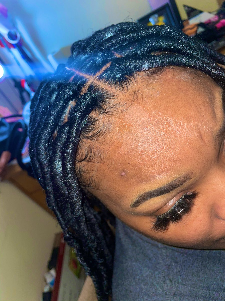 yofavvgurll's tweet image. I’m in love w/ how these turned out😍, if you could kindly retweet and follow or check out my hair page on Instagram @layedbylee216 ❤️❤️pls &amp;amp; ty!!
#locs #fauxlocs #softlocs