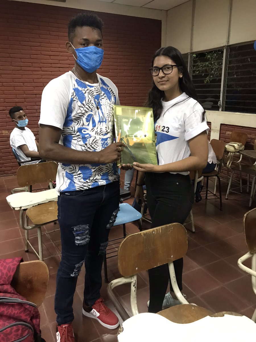 cuunecononimic1's tweet photo. Así recibió la Dirigencia estudiantil CUUN-ECONOMICAS a estudiantes de la carrera de Administración de Empresas nocturno ❤️💛💙
¡Bienvenidos al año lectivo 2021!
❤️💛💙
#UNANLeonBicentenaria
#CUUN_ECONOMICAS
#SOMOS_CUUN https://t.co/RACuOrY8ft