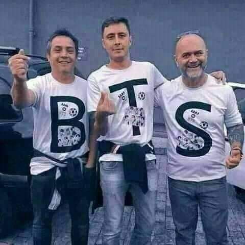purpletae_u's tweet photo. A reminder that age is just a number, stanning bts does not choose gender, skin color, age or what and who you are. https://t.co/hsLpXs45nH