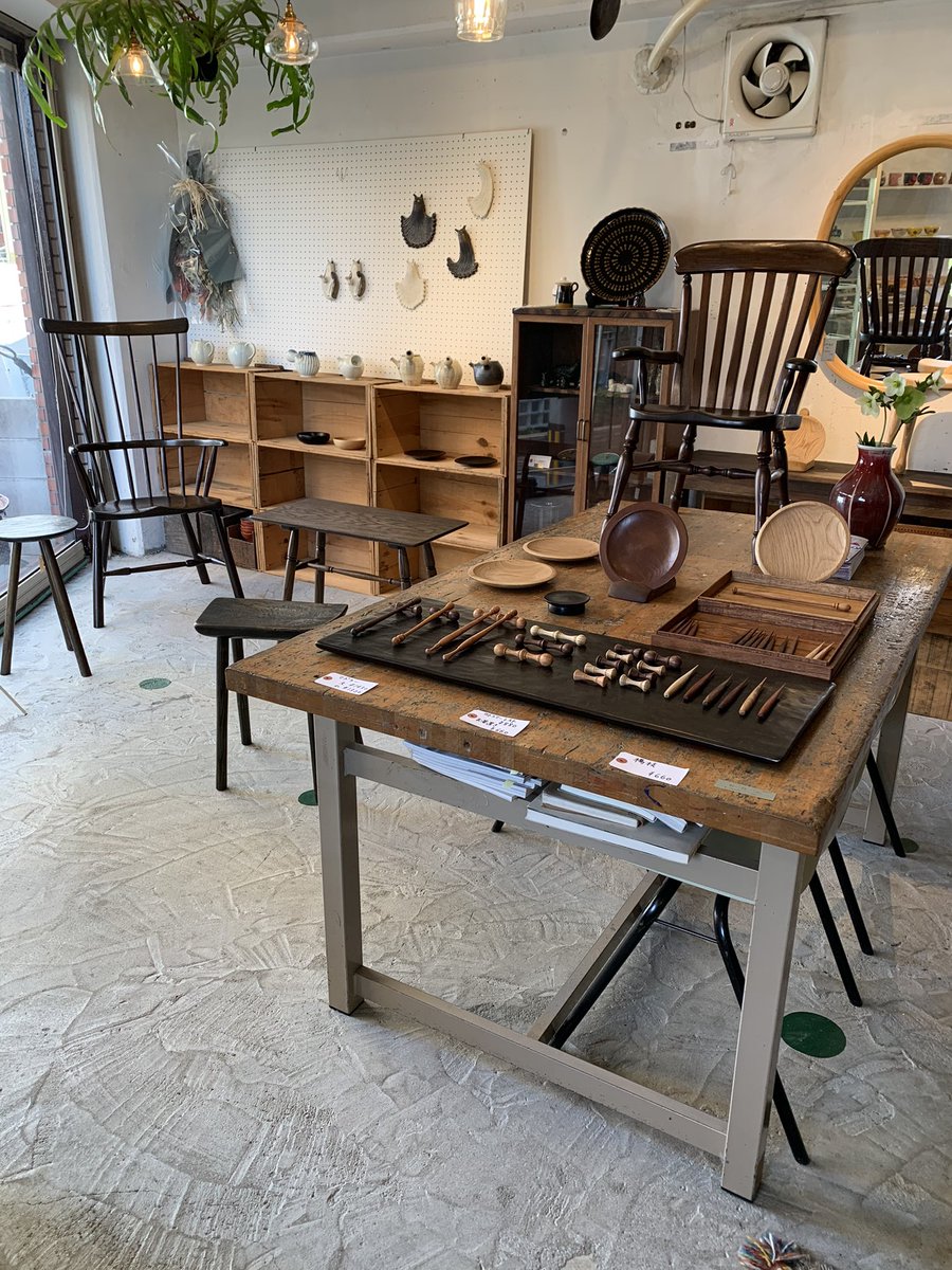 ミズタマ舎 ミズタマ舎オープン致しました 小島優 椅子展 開催中です 本日も17 00まで皆様のお越しをお待ちしております 器 雑貨屋 ミズタマ舎 小島優 Momone 小石原焼