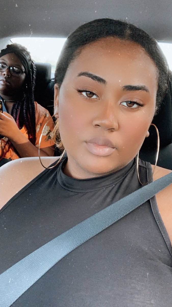 ToniTeeLee's tweet photo. He know his bitch conceited 📸 #randomflicks https://t.co/DYbJekbKj5