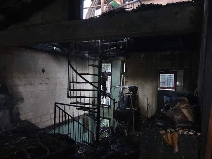 poemamhethar's tweet photo. 📍Hlaing Thar Yar
ARSON by Junta’s terrorists again to Civilians’s houses and a studio of an artist around 2 am in the morning. #WhatsHappeningInMyanmar #Mar17Coup https://t.co/gapMyMz7t3