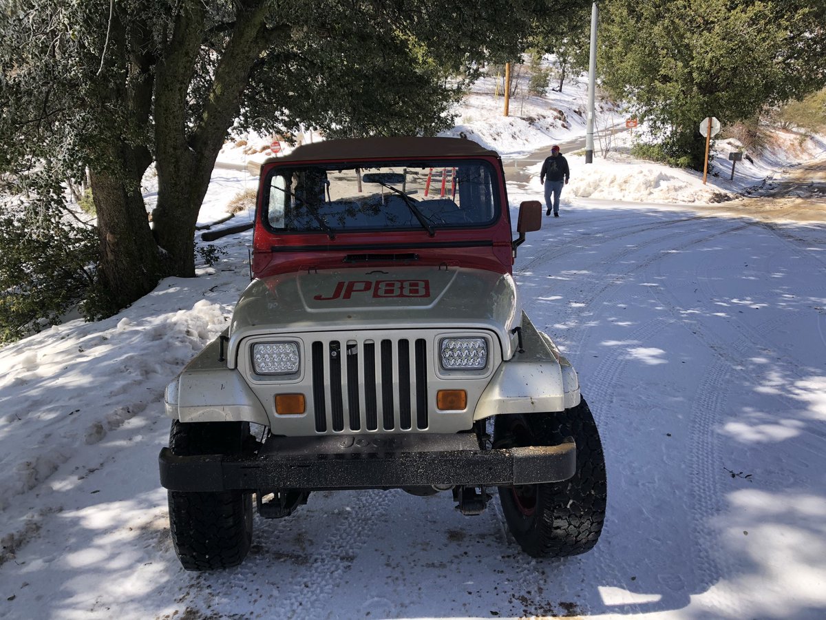Just_Ask_Paul's tweet photo. Quick day trip up Nate Harrison Grade Rd through Palomar State Park &amp; Observatory! #JurassicJeep88 #ItsAJurassicJeepThing #JP88 #PalomarStatePark #ClosedForWeather #GettingMuddy #SnowPlay https://t.co/34GkP2A8HQ