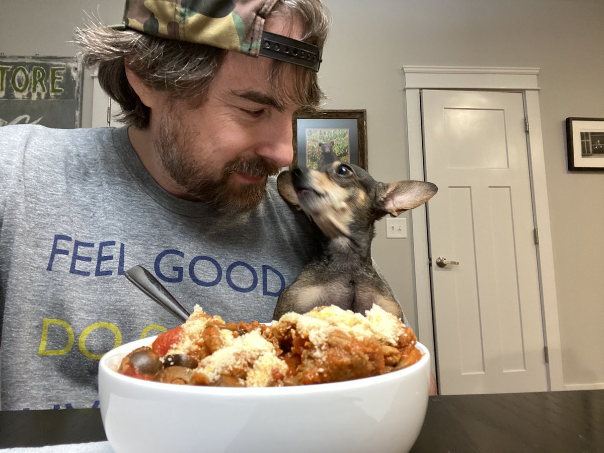 JimmyWayne's tweet image. #SpaghettiNight #HomemadeCookies