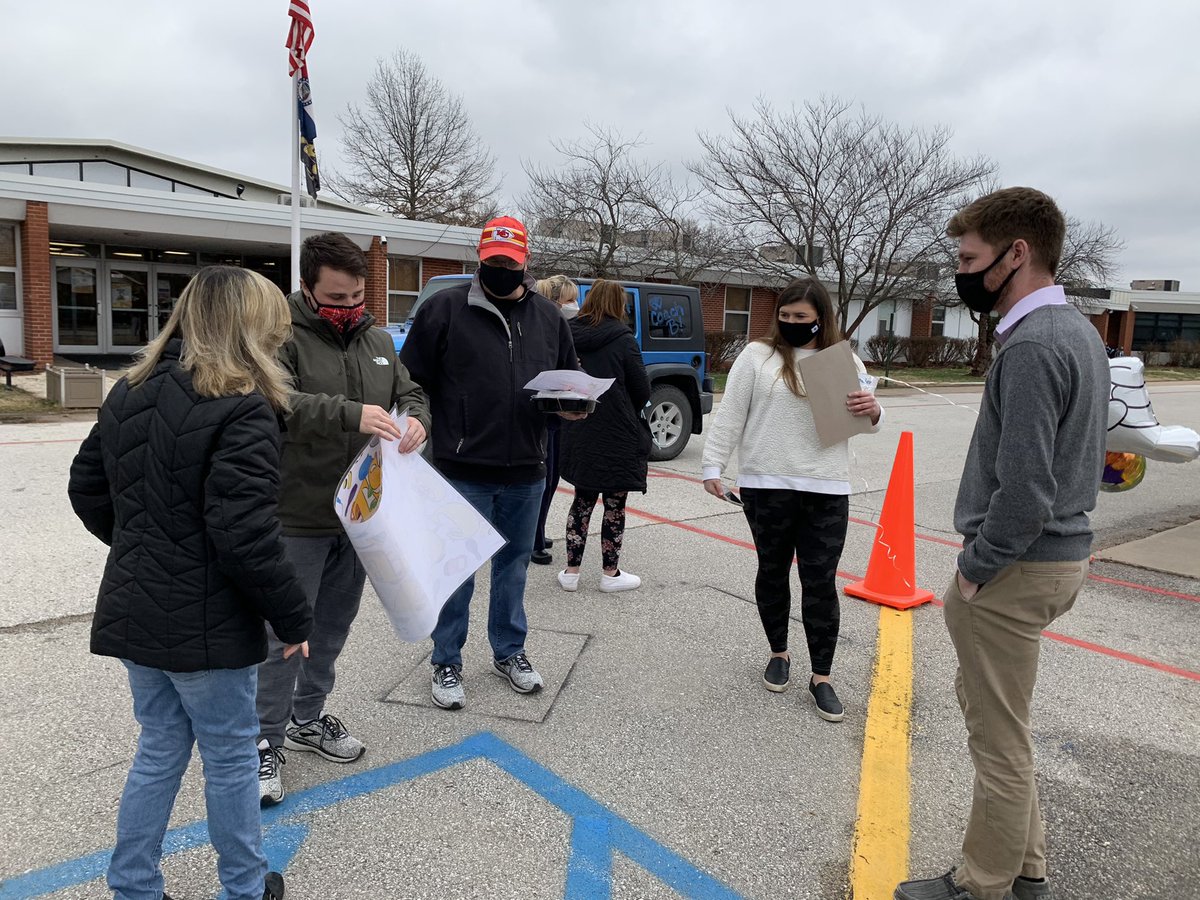 BarriBum's tweet photo. This is why I teach! Celebrating @CoachBeelerEDU for being named Outstanding First Year Teacher by MACTE. Branden Beeler, now @FPSHornets, makes us proud to be educators! @WestminsterMO @westmo_EA https://t.co/RifO7EmyE6