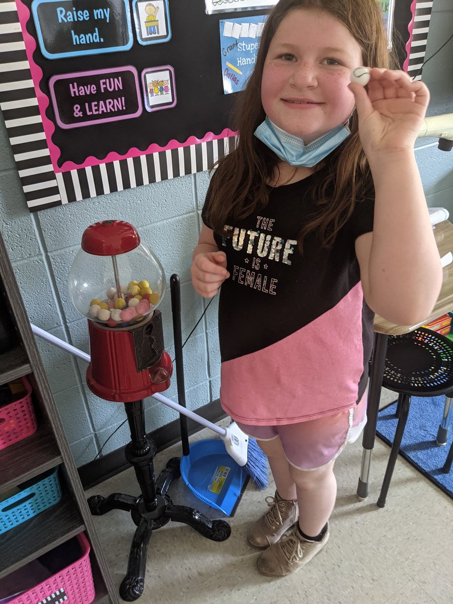 Mrs_Bee__'s tweet photo. More gum balls for making 25 100's on AR tests! #readersareleaders @SycamoreElemen1 @TCBOE #Limitless https://t.co/OTMc8qvbQ8