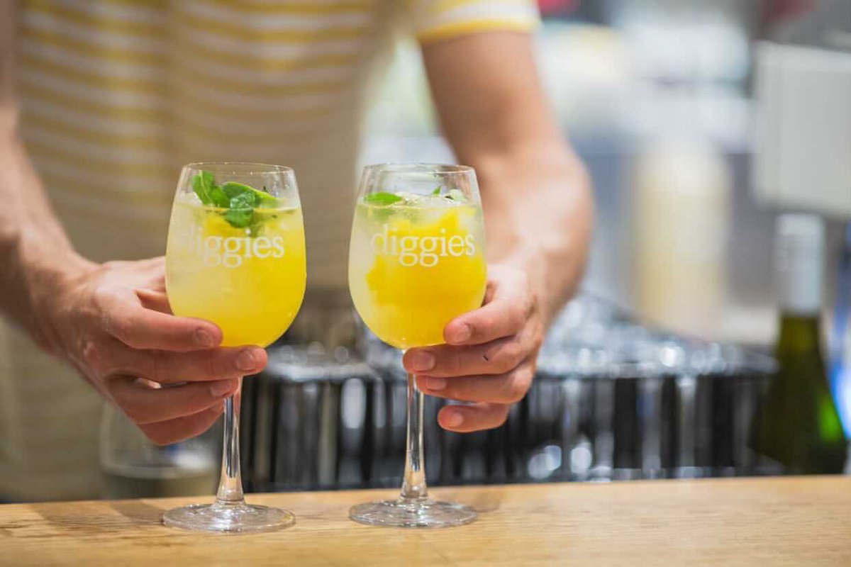 gracegoll's tweet photo. Kiama businesses are embracing the upcoming @letapeaustralia event this Friday and Saturday. @Diggiescafe in Kiama will be offering yellow cocktails and treats all weekend in support of the event. @UOWTV #uowcreative https://t.co/DddgzJQz5A