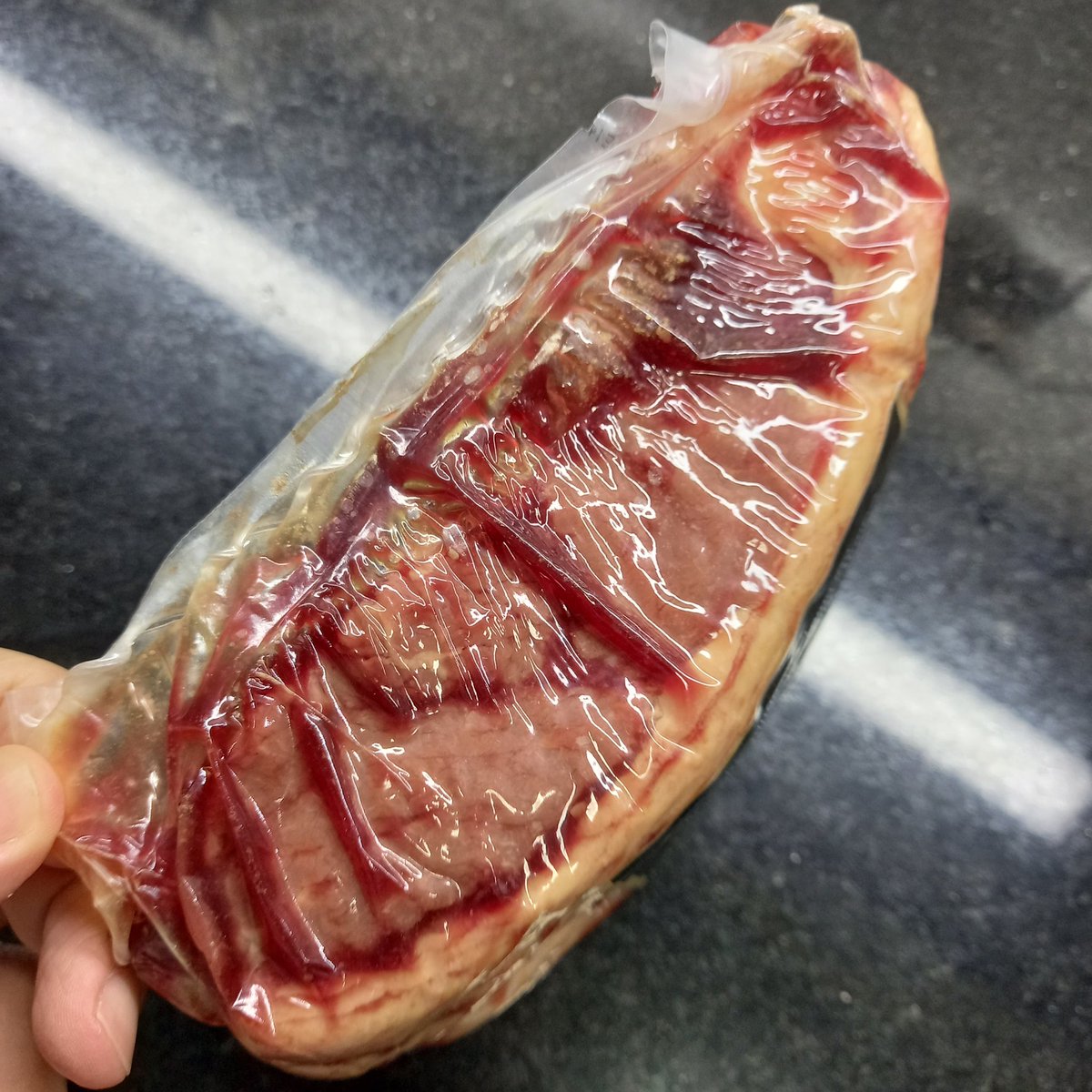 encargado's tweet photo. Pero no estamos para quitarle el pecho a las balas, les cuento que el resultado es ...
Liso, una tremenda victoria del #TeamLiso !!!
#GoLiso ahora hay que reconocer que quería traer ambos pero el filete estaba en oferta !
Y las morcilla de choro que soy nomás. https://t.co/TuoADPUi5c