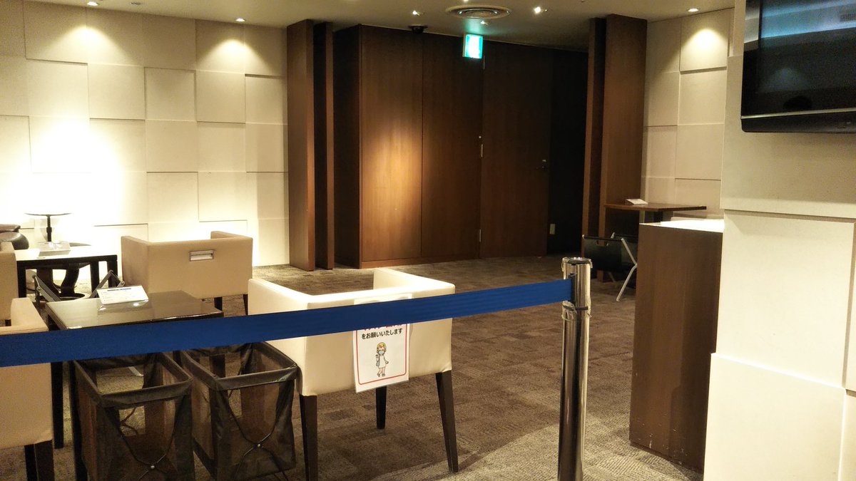 BobTim54500368's tweet photo. 横高のサロン
ドリンクもセルフに変更
静かになって休憩しやすい
どこも人の少なさに慣れてしまって
以前の日常に戻ったとしたら
逆に人混みだけで辛くなりそう💦
もう通勤電車は無���🚃💨 https://t.co/ibU0Ud8xqv