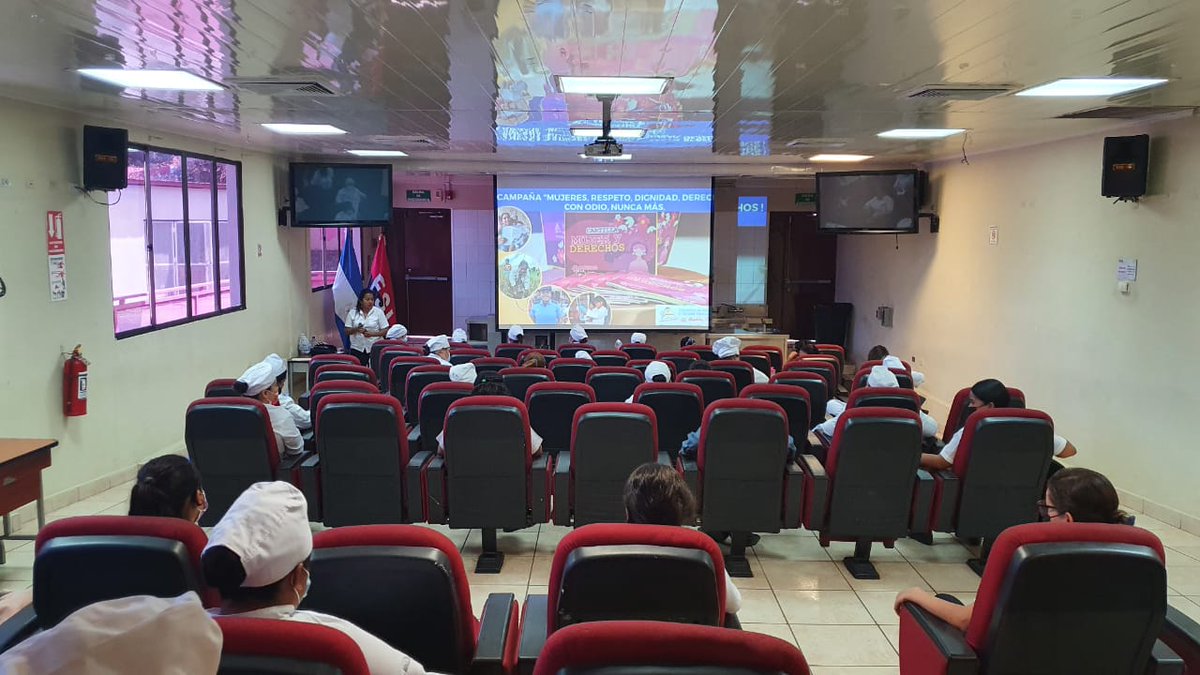 MINIMNicaragua's tweet photo. #MINIM | Ministerio de la Mujer realizó Conversatorio sobre mandatos constitucionales que garantizan dignidad, seguridad y bienestar de las mujeres, con protagonistas de las Escuelas de Oficio en #Managua 

#MujeresVictoriosasFuerzaImprescindible https://t.co/fCClTRoPOE