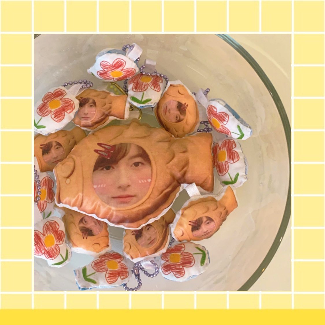 มาเลี้ยงหนมปลากับดอกไม้ใต้ท้องทะเลกันเถอะ >__< ใครอยากรับน้องไปเลี้ยง เจอกันได้แถวสยาม ช่วงบ่ายๆ วันเสาร์ที่ 20 ค้าบ มีแหวนแล้วก้รุปน้องอินจุนไปฝากด้วยๆ 🎂💘🤏🏻 #HAPPYRENJUNDAY