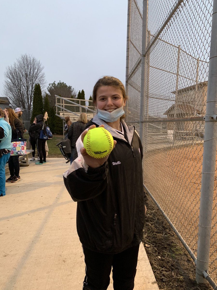 jkkts's tweet photo. Congrats to @maddenwells8 for the 2 run homer tonight in our scrimmage vs McCutcheon!!  #SheIsAFreshman #BombSquad @Panthers_AD @edwardss18 @softball_WHS_ @chapmanbrandon9 https://t.co/17v8kUgcC9