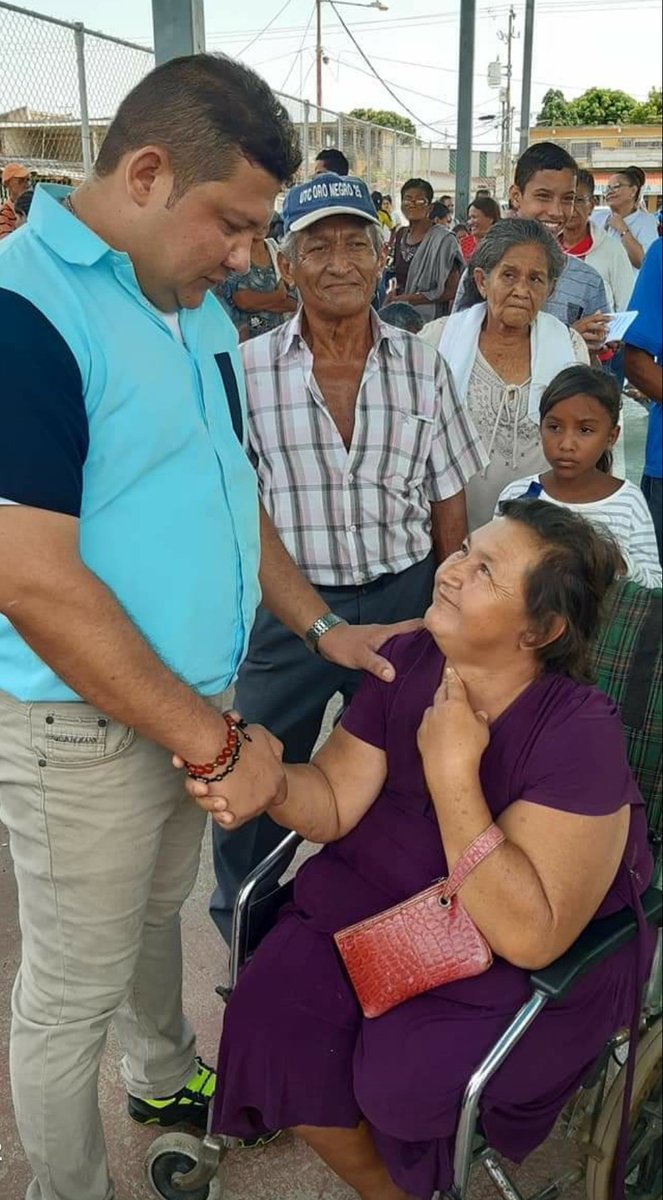 Alguien conoce la señora algun contacto para entregarle la silla de rueda ? Porfavor si sabe algun telefono o direccion le agradezco juntos por el camino correcto.  <a href="/julioenradiotv/">Julio Flores</a> <a href="/Ciudad_Ojeda/">Ciudad Ojeda 360</a> <a href="/AprendizdAngel/">Aprendiz</a> <a href="/WarkeBN/">Warkellis Nuñez</a> <a href="/FranciscoKikoCh/">Cronista Lagunillas</a> <a href="/Ciudad0jeda/">Ciudad Ojeda</a> <a href="/JeanPie16782498/">Jean C. Piñero Urbina</a> <a href="/jagc3ve/">Jesús Gutiérrez</a>