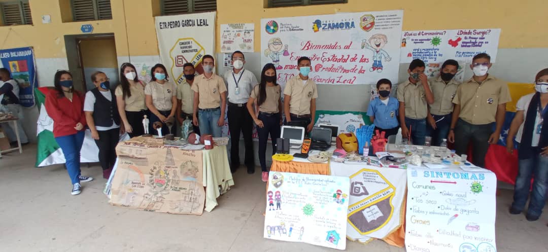 LcdaWendy's tweet photo. ETC "Pedro García Leal"  @ETCPGL Red 19. Circuito 10 Parroquía Juan Ignacio Montilla presente en las II Muestras Productivas Estadal. Con nuestro Coordinador de Escuela Técnica Profesor Jesús Fernández. @NicolasMaduro @psuvaristobulo @LirosTorres @RangelSilva4F @MPPEDUCACION https://t.co/pdSgQKG5cB