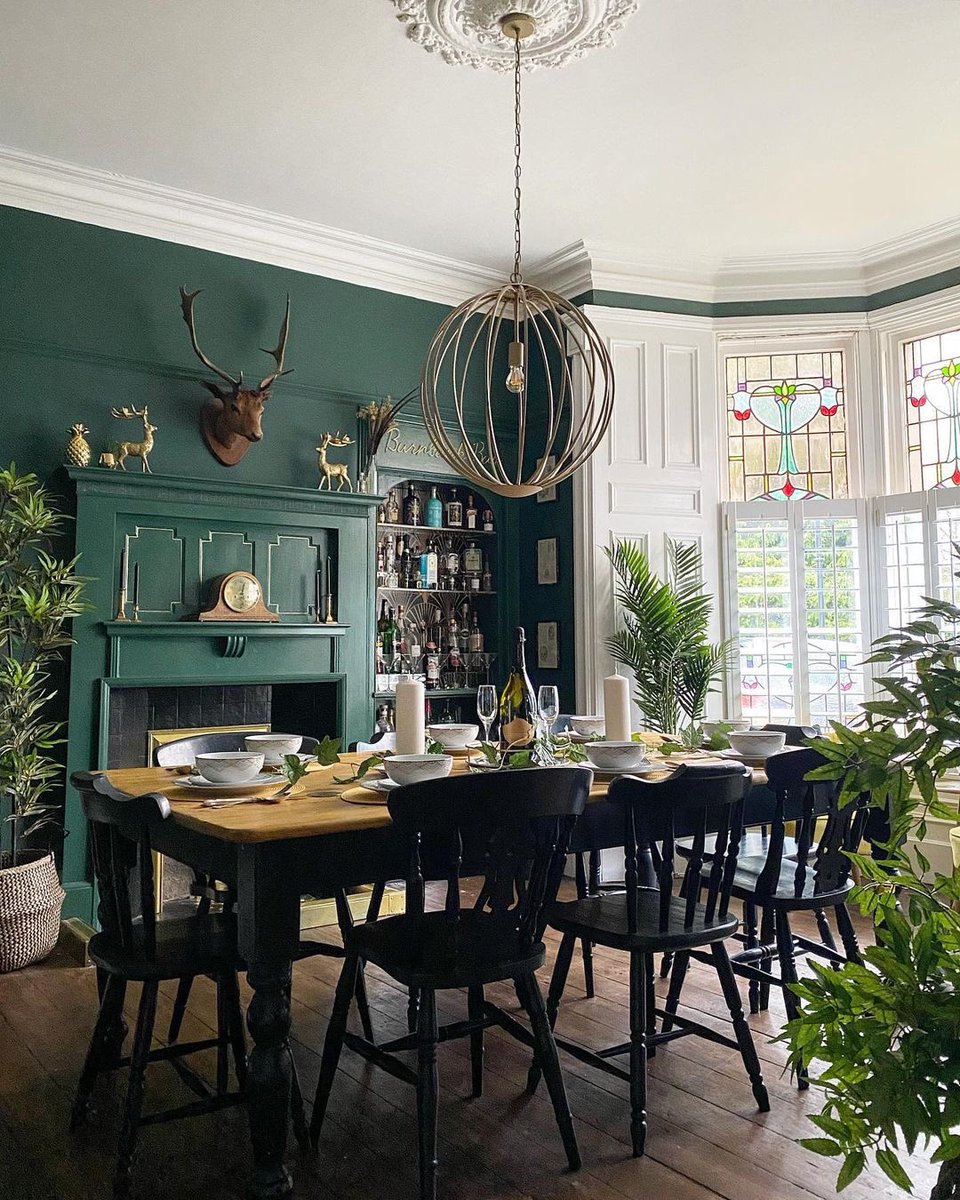 stacyflorespage's tweet photo. Before/After
A splash of green...Luckyyyy!🍀

Happy St. Patrick’s Day! 🍻

#beforeandafter #greendecor #springintoit #luckygreen #pagepartners #realestate #propertiesbypagepartners #dontmakeamovewithoutus https://t.co/4EUDfndqaN