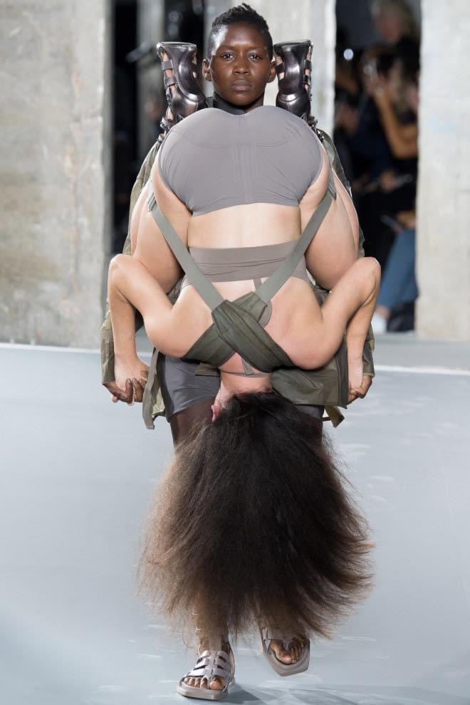 KatieDaviscourt's tweet image. Paris Fashion Week: Rick Owens Spring Collection.
